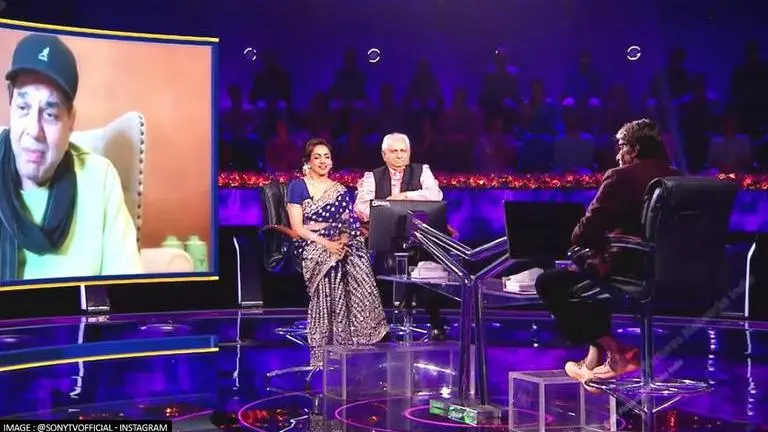 Dharmendra joins Hema Malini, Ramesh Sippy on KBC 13's 'Sholay' Special episode Dharmendra
