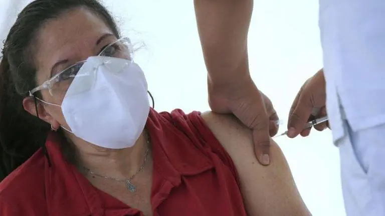 Mexico arrests 6 for trafficking false coronavirus vaccines