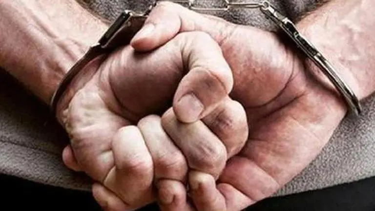 Two held while smuggling banned tobacco products from Gujarat