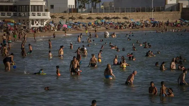 UK puts Spain back on unsafe country list for COVID-19 UK puts Spain back on unsafe country list for COVID-19