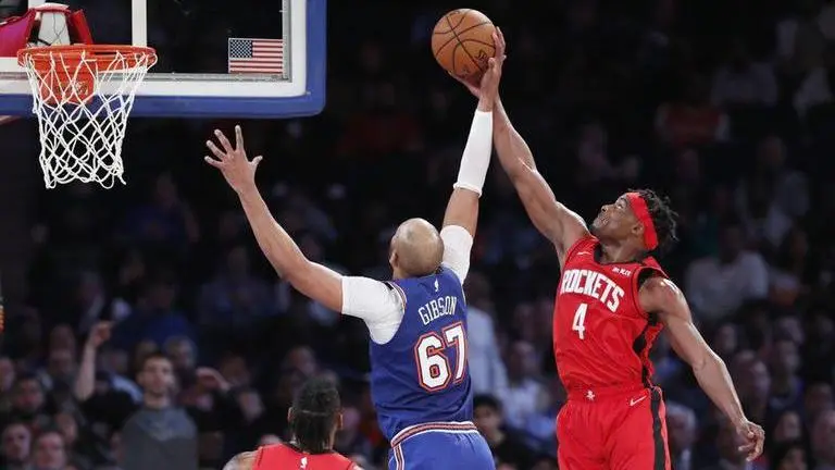 Knicks hold on to end Rockets' 6-game win streak, 125-123 Knicks hold on to end Rockets' 6-game win streak, 125-123