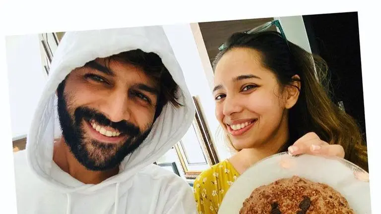 Kartik Aaryan loses match of table tennis with his sister, lets her win for her happiness