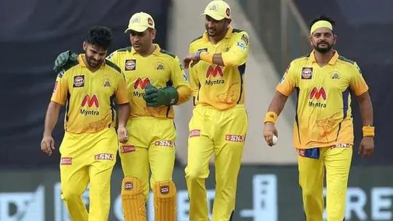 Twitter changes verification colour to gold; Here's how CSK reacted to 'yellove' Twitter Blue