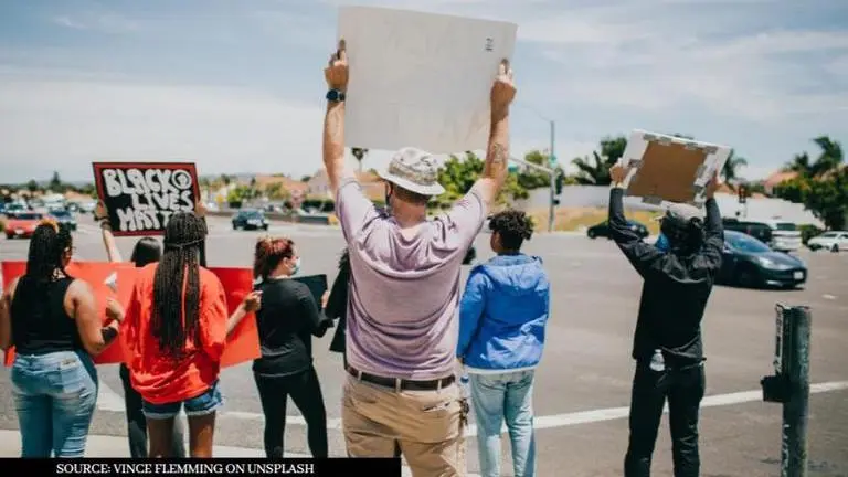 why are people posting black screens