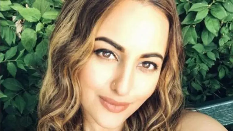Sonakshi Sinha enjoys diving in Maldives, says she is 'happiest in the water' Sonakshi Sinha