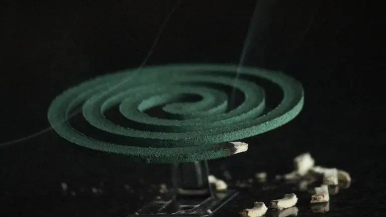 In Delhi, 6 die due to suffocation as fire breaks out after mosquito coil tips over 6 people die due to suffocation in Delhi