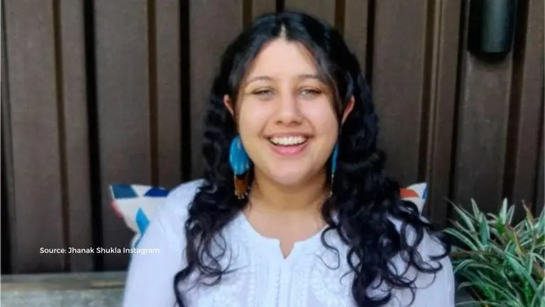 jhanak shukla's net worth