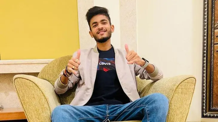 youtuber anurag dwivedi