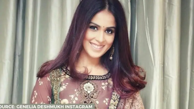 Genelia Deshmukh poses in white and violet; love-struck fans say 'You look 16 here' Genelia Deshmukh