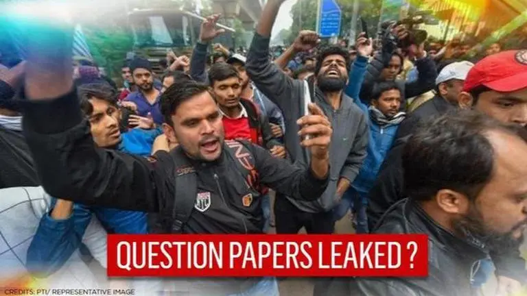 BPSC Exam 2020: Candidates protest alleged paper leak in Aurangabad BPSC exam