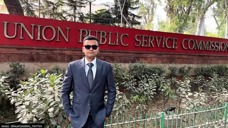 'Missed by 11 marks': UPSC aspirant's story of 6 failed attempts leaves internet inspired UPSC