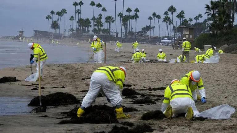 Pipeline company to pay nearly $1M over California oil spill