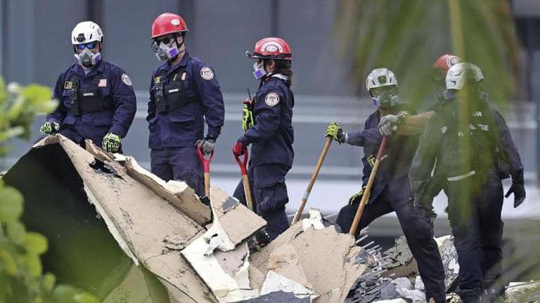 Crews on lookout for pets in Florida condo building collapse | Republic ...