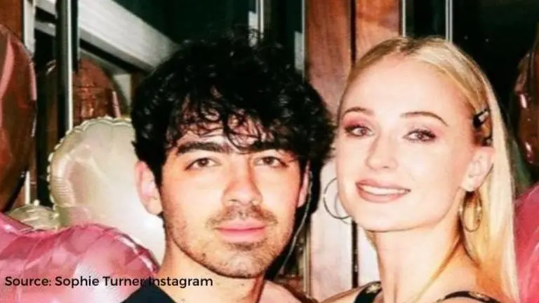 Joe Jonas alters V-Day note for Sophie after sparking off second pregnancy rumours Joe Jonas