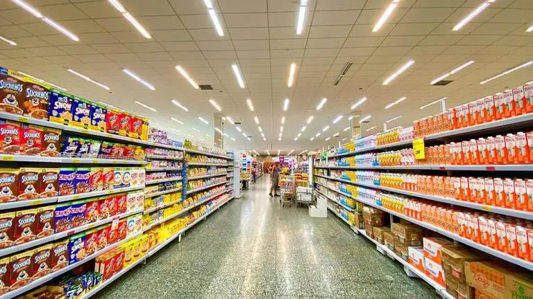 Reliance Retail achieves over 1 billion transactions in FY23, plans FMCG expansion Reliance Retail