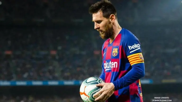 Ronaldo sends a message to Lionel Messi as Barcelona icon evaluates options Ronaldo