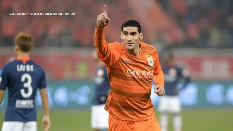 Marouane Fellaini discharged from hospital, will remain in quarantine for two weeks Fellaini