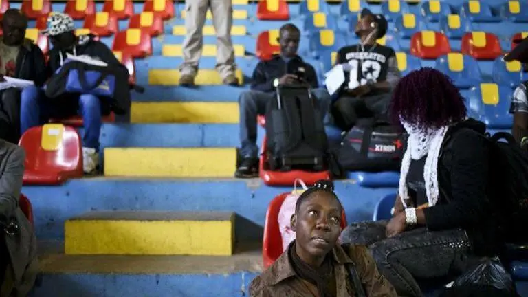 Hundreds of migrants in Chile wait to return home