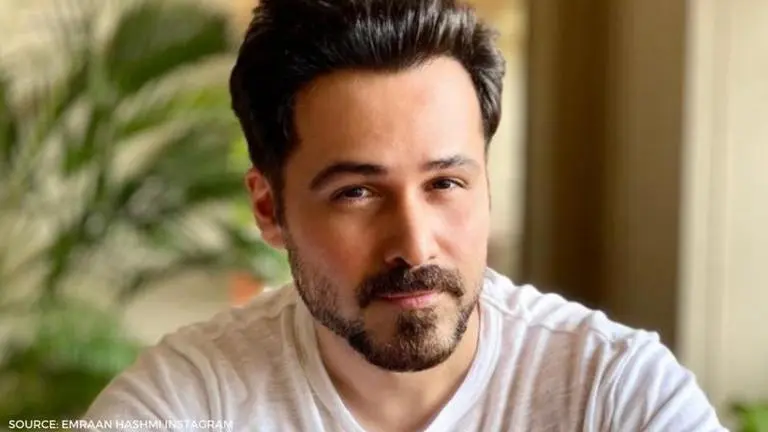 Emraan Hashmi 'chilling in the hood' selfie will drive away your mid-week blues Emraan Hashmi