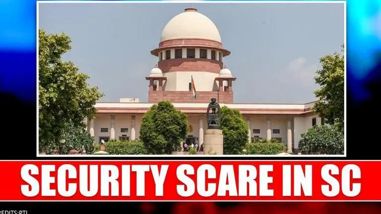Unidentified bag causes brief security scare at Supreme Court; Details here SC