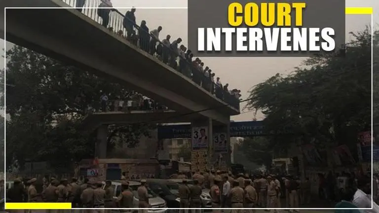 Tis Hazari: Delhi HC takes suo moto cognizance Delhi