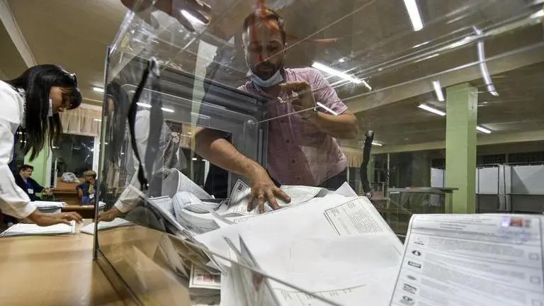 Pro-Kremlin party looks set to retain majority in parliament