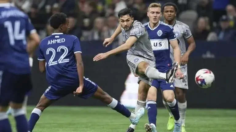 Simon Becher sparks Vancouver Whitecaps to 5-0 victory over CF Montreal Vancouver Whitecaps vs CF Montreal