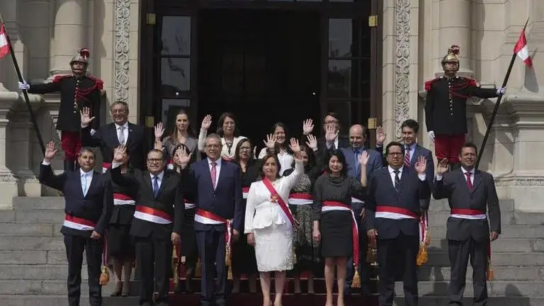 Peru's president asks cabinet to take anti-corruption pledge Peru's president with her new cabinet
