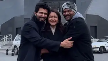 Family Star: Vijay Deverakonda, Mrunal Thakur Conclude Filming For Parasuram's Film, Share Video Vijay Deverakonda, Mrunal Thakur, Parasuram