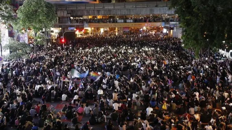 Thailand protesters appeal Germany to probe into King Maha Vajiralongkorn's actions Protesters appeal to Germany to investigate their King