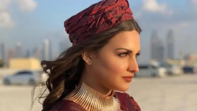 Himanshi Khurana reveals she is 'sad' and it's not 'relationship problems' | Read details Himanshi Khurana