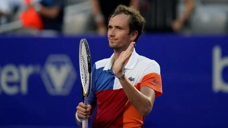 18th straight win for Daniil Medvedev earns SF spot at Indian Wells Daniil Medvedev