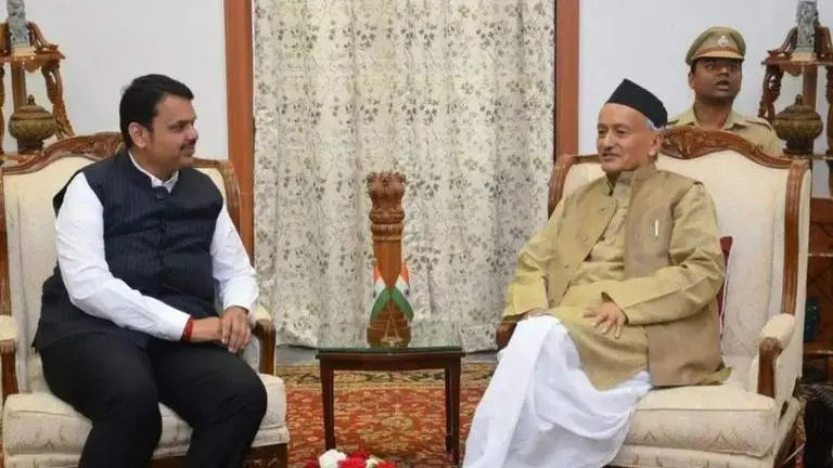 8 independent MLAs & LoP Fadnavis approach Governor for floor test against Uddhav govt Devendra Fadnavis