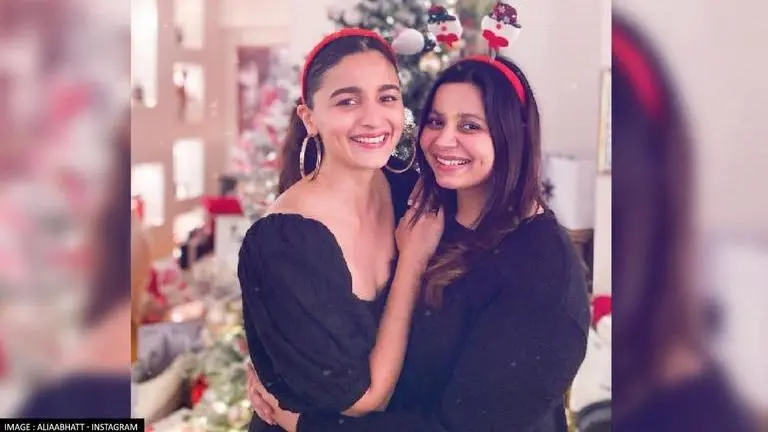 'Happy & Sleepy': Alia Bhatt spends quality time with sister Shaheen; See pic Alia Bhatt