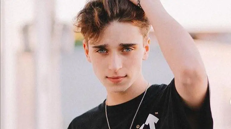 josh richards' net worth