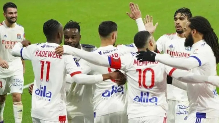 Lyon leads Lille and PSG going into mid-season winter break