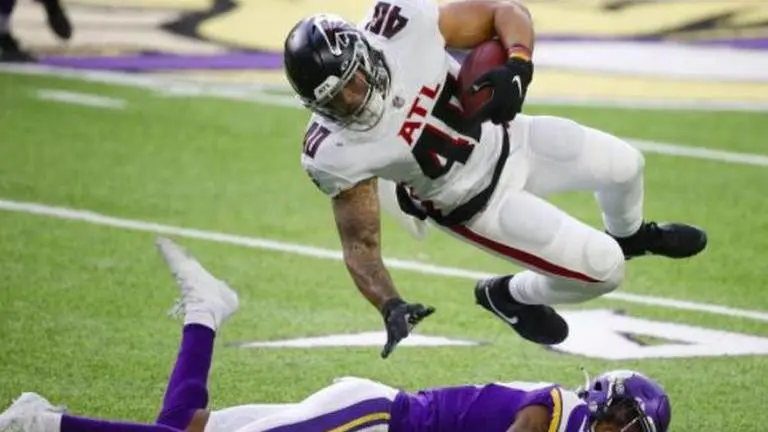 Depleted Eagles nearly pull off big comeback against Ravens