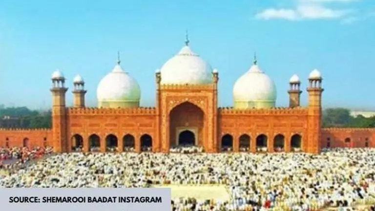 Jamat ul vida quotes in Hindi to send to your loved ones on this holy day Jamat ul vida quotes in hindi