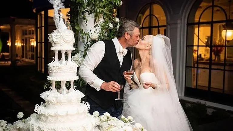 Blake Shelton and Gwen Stefani make their wedding official; shares glimpses from the D-day Blake Shelton