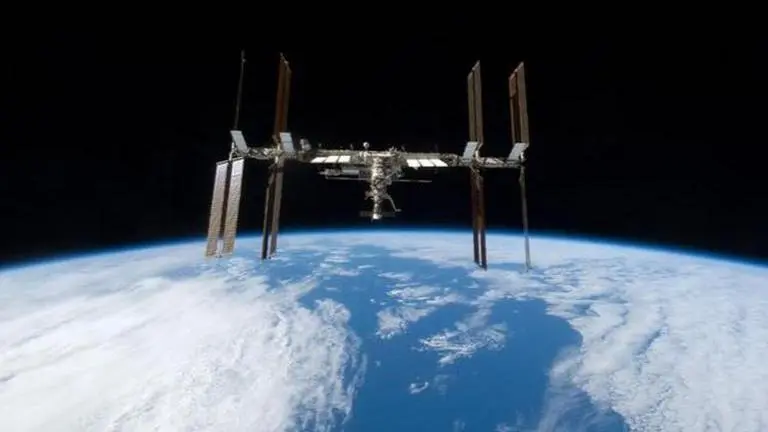 ESA's Tik-Toker astronaut shows what happens inside ISS during orbit adjustment; WATCH ESA