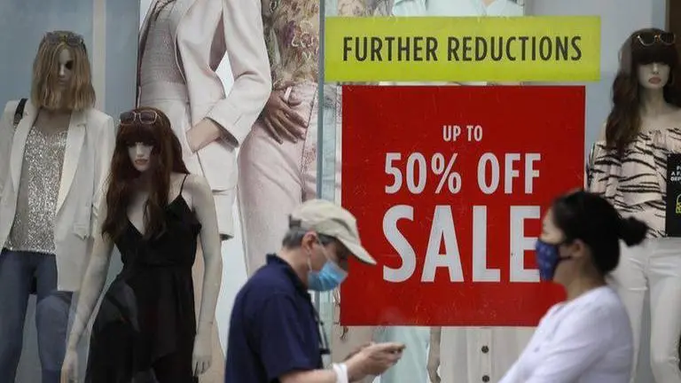 UK public debt breaches 2 trillion-pound mark for first time