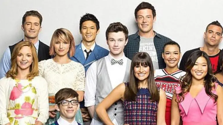 'Glee' fans react to makers using dummies as extras on the show; call it 'ridiculous' glee