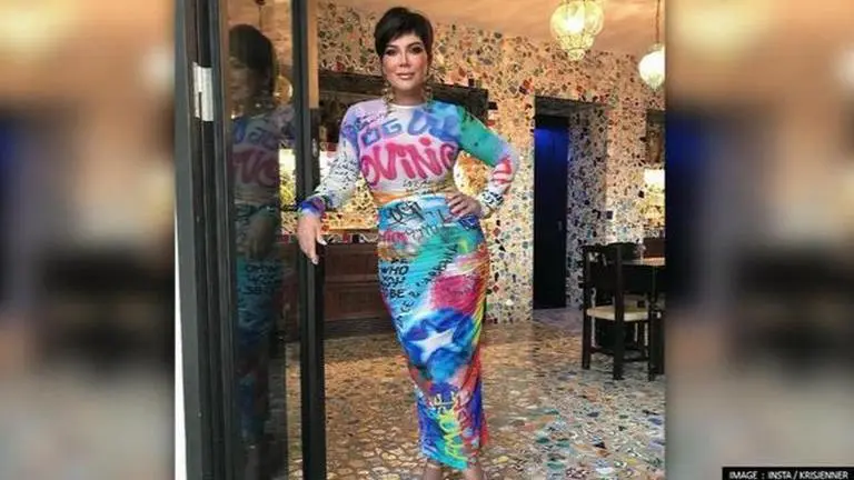 Kris Jenner sings Christmas classic 'Jingle Bells' with Kourtney Kardashian, Travis Barker Kris Jenner