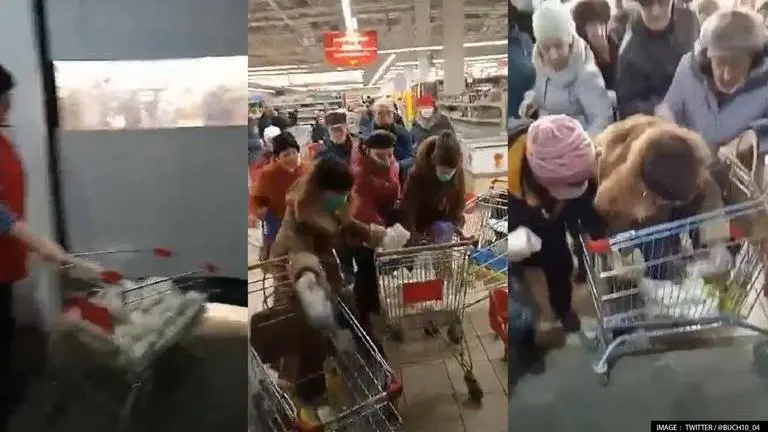 Amid war, Russia faces 'sugar shortage' & inflation; Russian citizens fight for sugar bags Viral Video