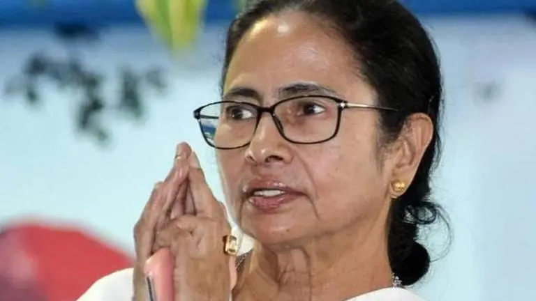 Mamata visits several Kolkata localities on second consecutive Mamata visits several Kolkata localities on second consecutive