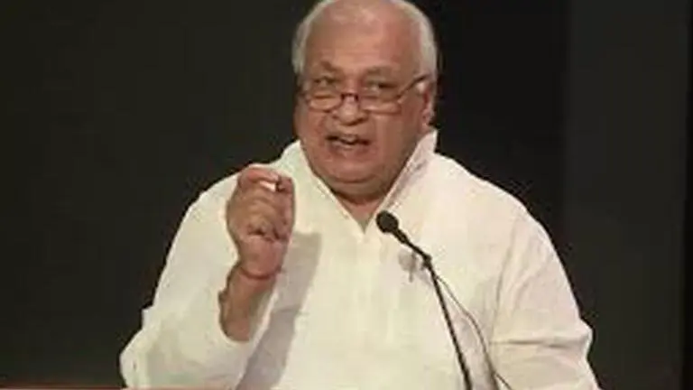 People sitting on roads to force their opinion on others is a form of terrorism: Kerala governor Kerala governor