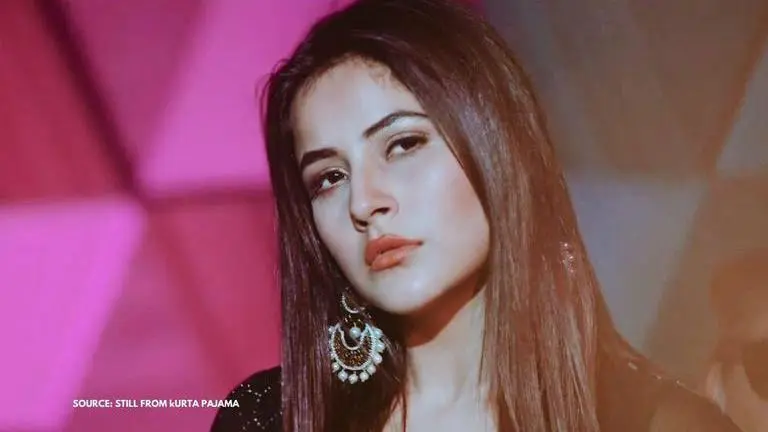 Shehnaaz Gill thanks fans for trending 'Kurta Pajama' on Twitter; says 'I'm overwhelmed' shehnaaz gill