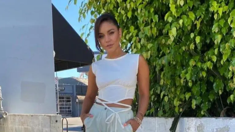 Vanessa Hudgens flaunts chiselled body in bikini as part of 'Distractions' series Vanessa Hudgens