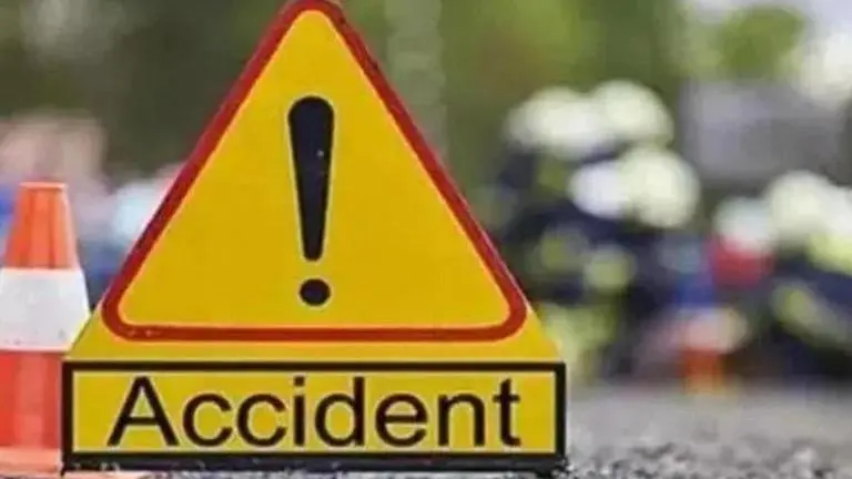 Maha: Minor brother-sister duo injured after ceiling plaster falls on them in Thane Injured