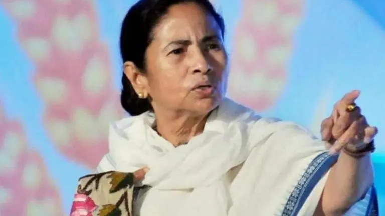 Mamata hits Kolkata streets again, asks people to stay indoors coronavirus